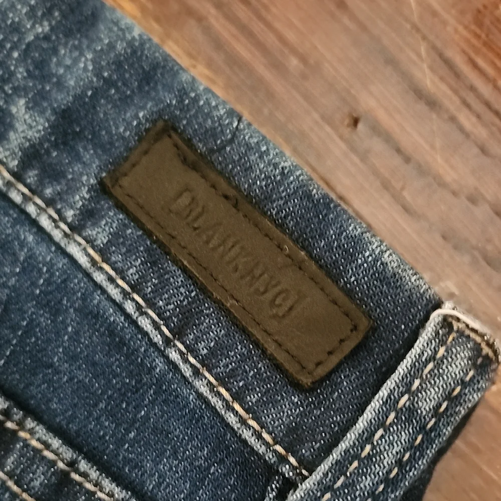 Blank NYC Dark Wash Mid Rise Soft Casual Distressed Ripped Skinny Jeans Size 28